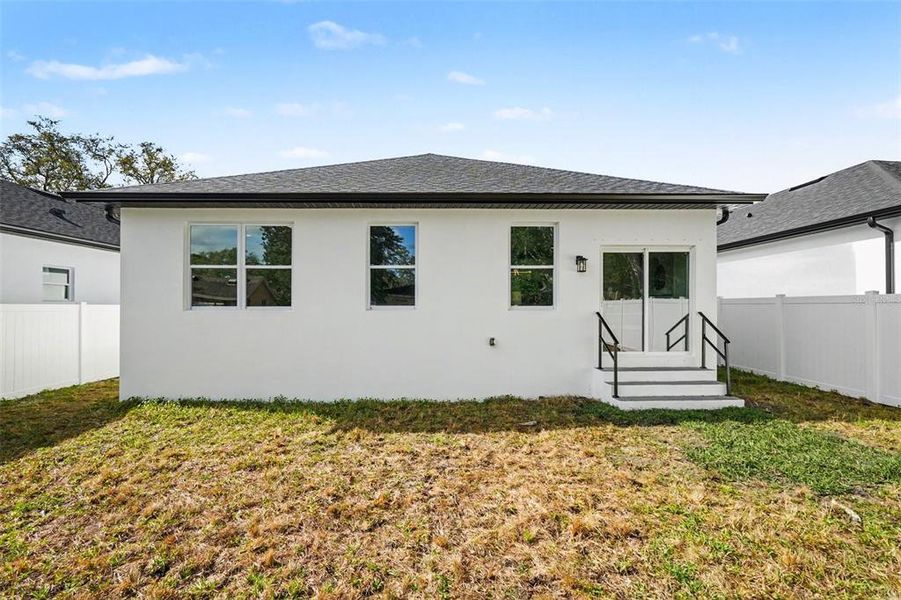 Exterior details and patio area of a home in , Tampa (Image 25).