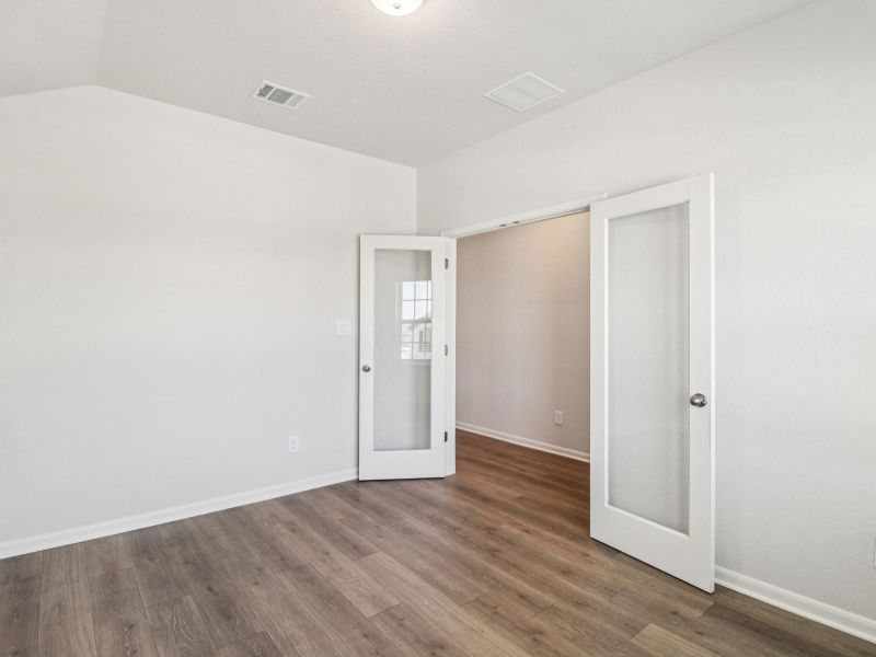 Spacious, unfurnished interior of a new home in Kallison Ranch, San Antonio (Image 36).
