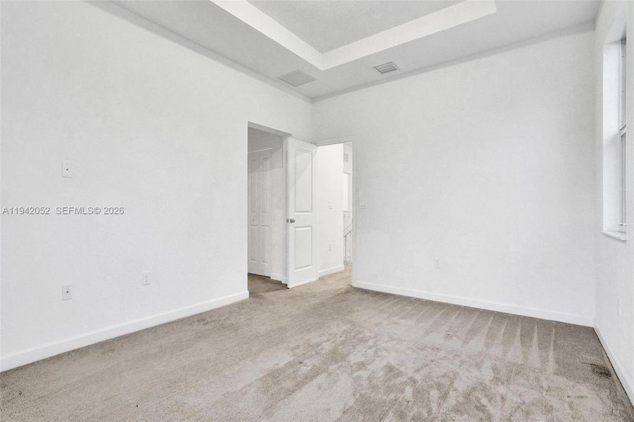 Spacious, unfurnished interior of a new home in , Coral Springs (Image 14).