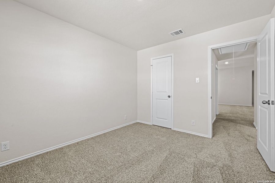Spacious, unfurnished interior of a new home in Redbird Ranch, San Antonio (Image 15).