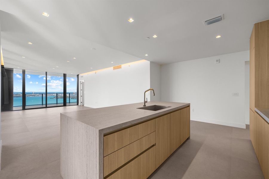Kitchen/Living Kitchen/Living
