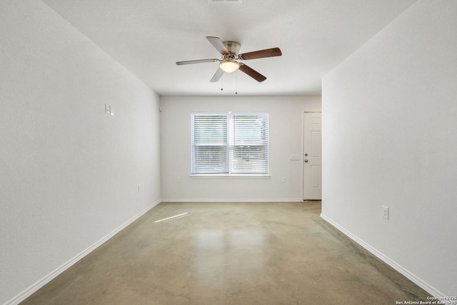 Spacious, unfurnished interior of a new home in , San Antonio (Image 15).