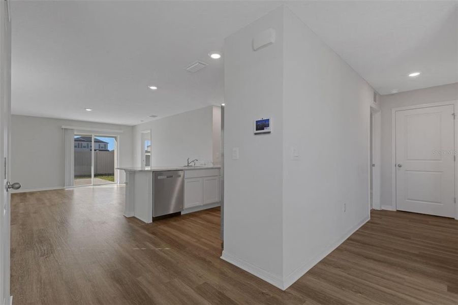 Spacious, unfurnished interior of a new home in Silverstone North, Palmetto (Image 13). Spacious, unfurnished interior of a new home in Silverstone North, Palmetto (Image 13).
