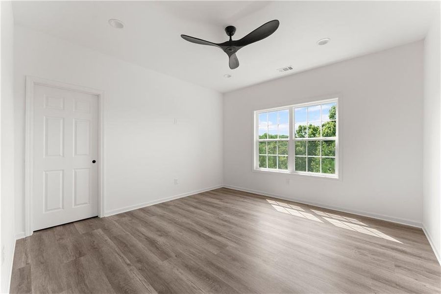 Spacious, unfurnished interior of a new home in , Gainesville (Image 23).