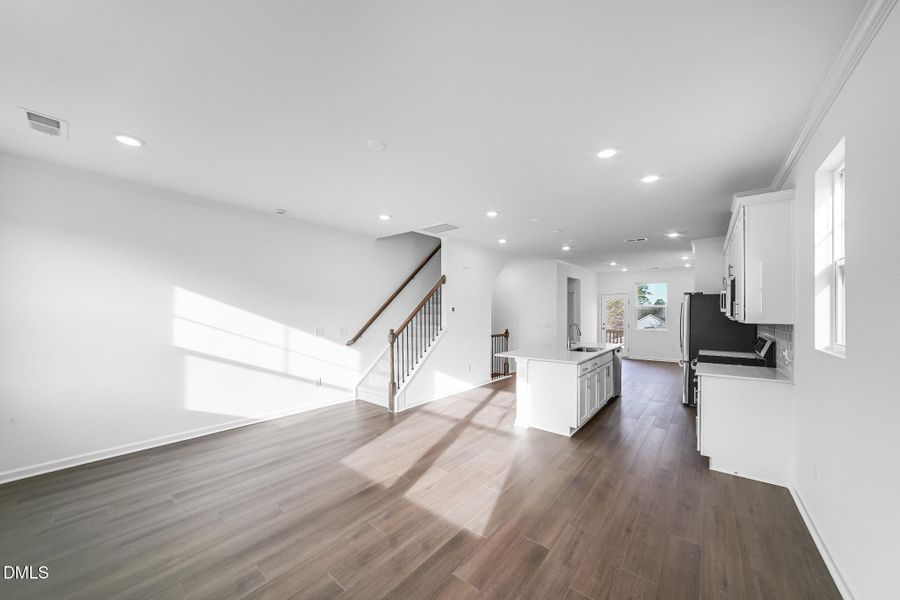 SUN_ElmGrove_Pic_Wyatt_QMI_4_Great_1of6