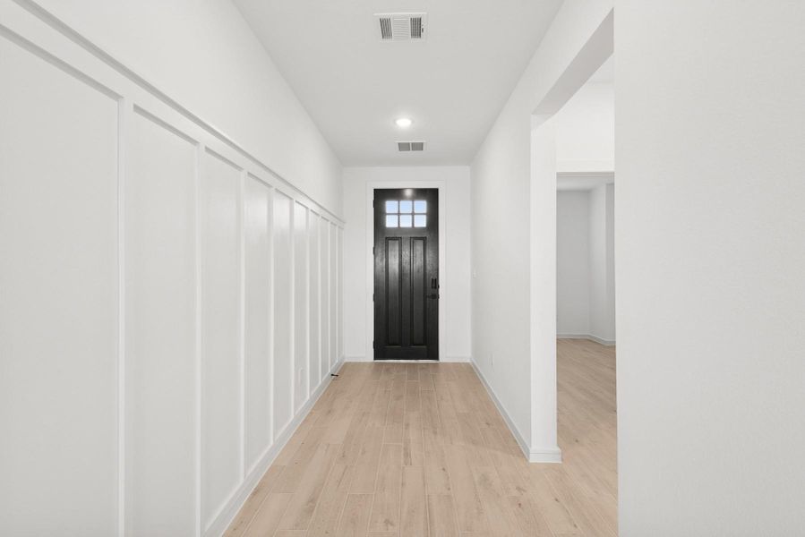 Welcoming foyer (*Photo not of actual home and used for illustration purposes only.) Welcoming foyer (*Photo not of actual home and used for illustration purposes only.)