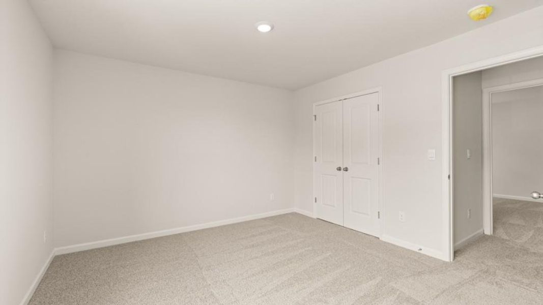 Spacious, unfurnished interior of a new home in Falcon Landing, Gainesville (Image 29).