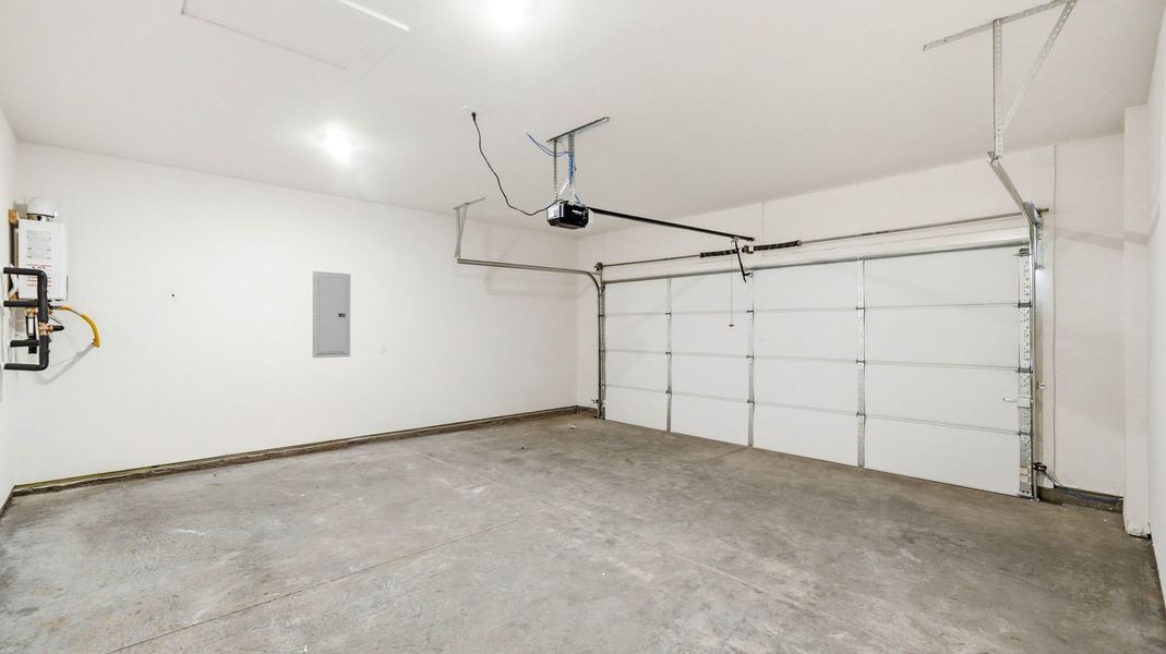 Spacious, unfurnished interior of a new home in Fieldcrest Acres, Blountville (Image 36). Spacious, unfurnished interior of a new home in Fieldcrest Acres, Blountville (Image 36).