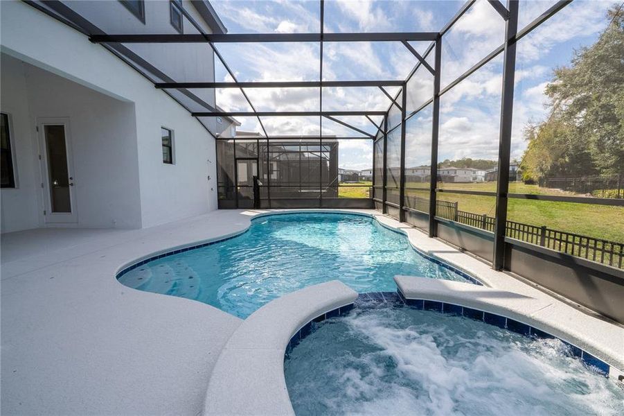 Exterior details and patio area of a home in , Orlando (Image 26).