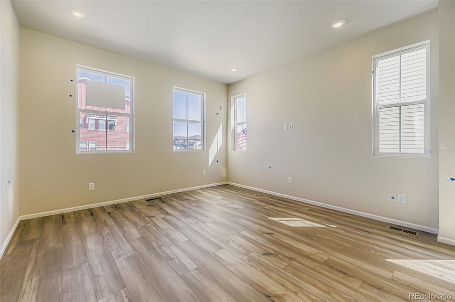 Spacious, unfurnished interior of a new home in The Villas Collection at Sterling Ranch, Littleton (Image 9).