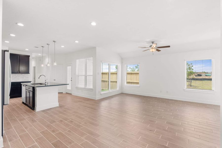 Spacious, unfurnished interior of a new home in Meridiana, Manvel (Image 17). Spacious, unfurnished interior of a new home in Meridiana, Manvel (Image 17).