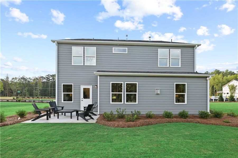 Exterior details and patio area of a home in Briar Creek, Atlanta (Image 4).