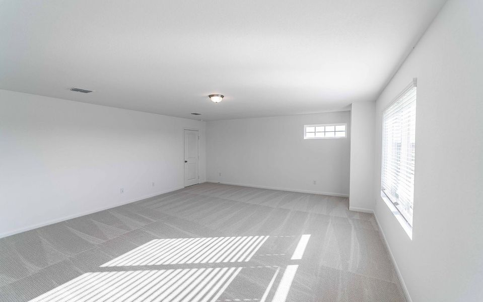 Spacious, unfurnished interior of a new home in Paramount, Kyle (Image 13).