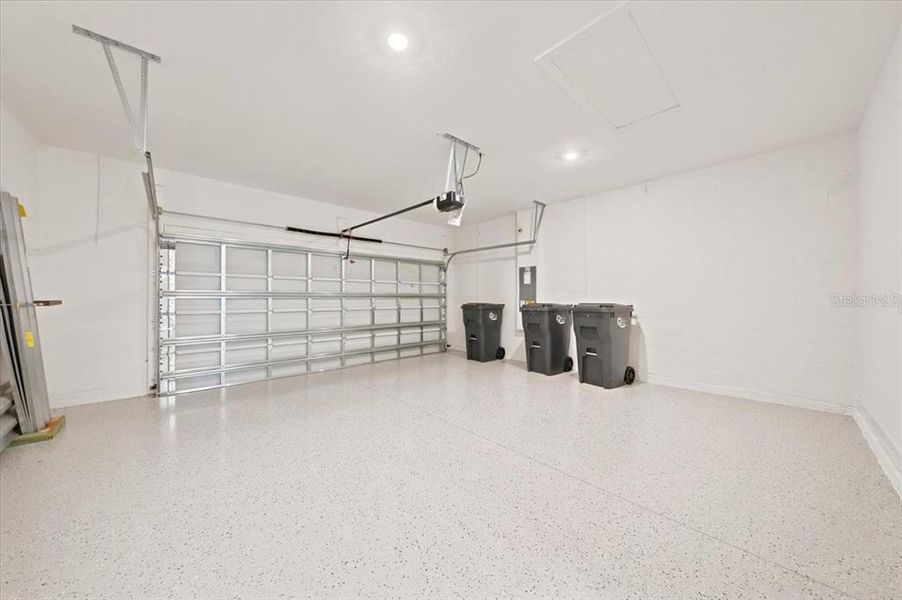 Spacious, unfurnished interior of a new home in , Palmetto (Image 42).