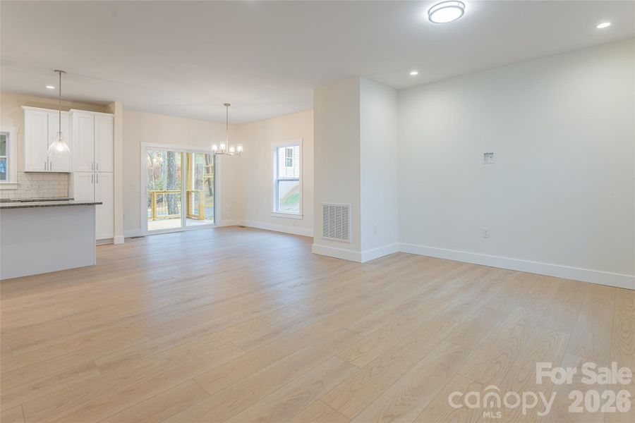 Spacious, unfurnished interior of a new home in , Fairview (Image 36).
