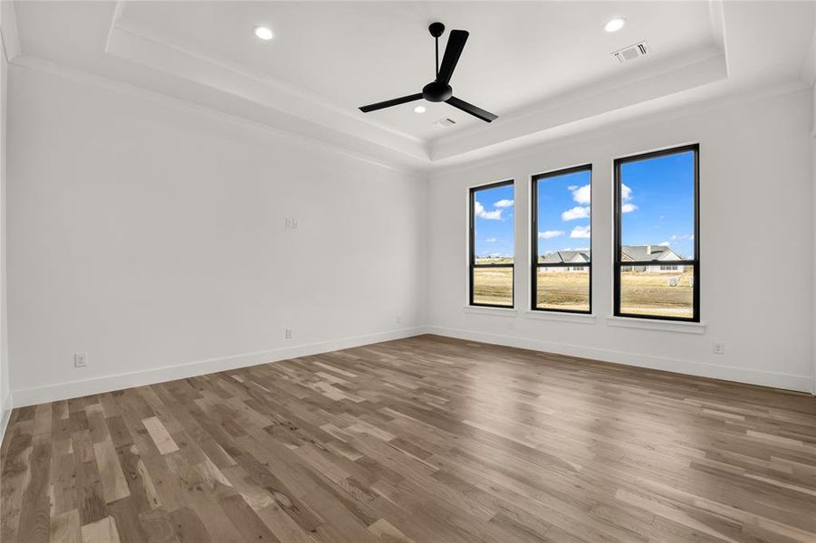 Spacious, unfurnished interior of a new home in , Aledo (Image 37).