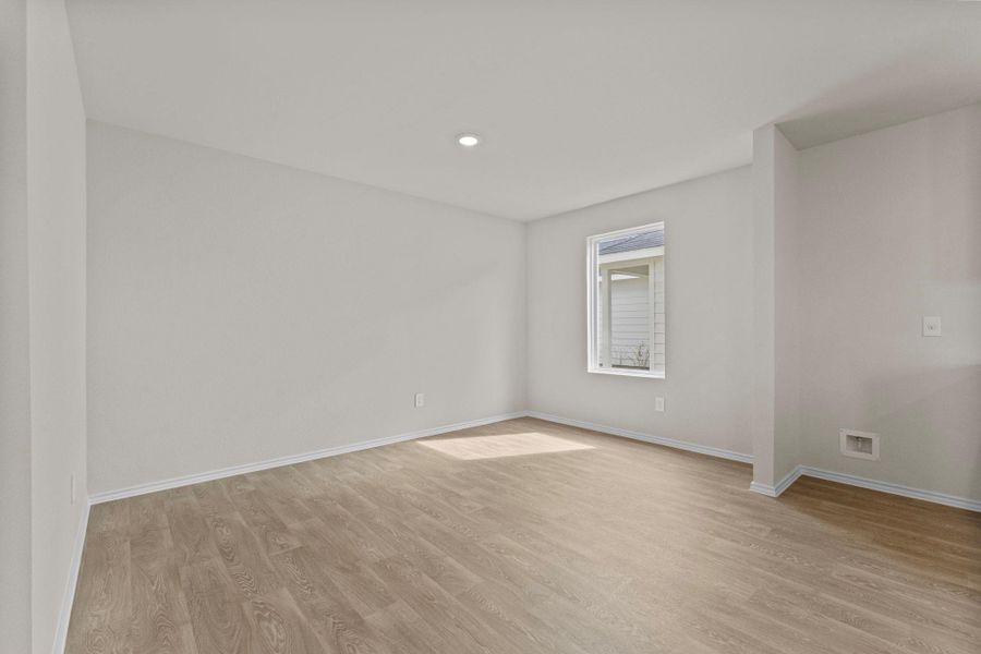 Spacious, unfurnished interior of a new home in Bollinger, Maxwell (Image 30).