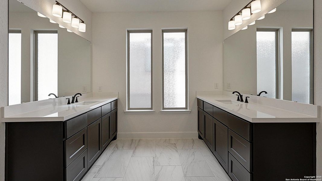 Furnished interior view inside a new home in Ranches At Creekside 55', Boerne (Image 8).