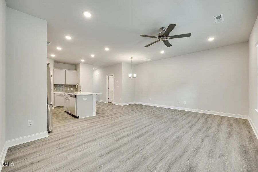 118ee3e309f853ea7e5b0d02750d1081-uncropp