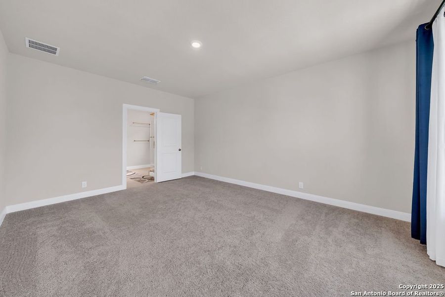 Spacious, unfurnished interior of a new home in Stillwater Ranch, San Antonio (Image 17). Spacious, unfurnished interior of a new home in Stillwater Ranch, San Antonio (Image 17).
