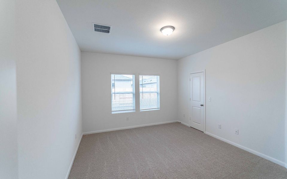 Spacious, unfurnished interior of a new home in Briarwood, Elgin (Image 14).