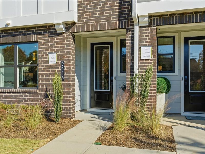 Representative exterior details of a home built from the Bloom by Tri Pointe Homes in Ross Farms, Charlotte (Image 3). Representative exterior details of a home built from the Bloom by Tri Pointe Homes in Ross Farms, Charlotte (Image 3).
