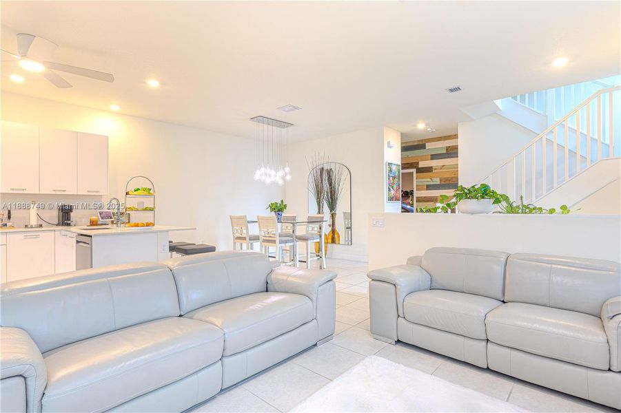 Furnished interior view inside a new home in , Doral (Image 17).