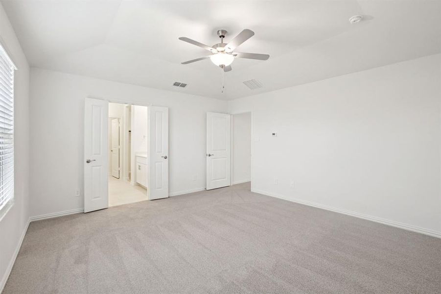 Photo is not of the actual home, but is an inspirational photo of builder’s model home and may depict options, furnishings, and/or decorator features that are not included. Photo is not of the actual home, but is an inspirational photo of builder’s model home and may depict options, furnishings, and/or decorator features that are not included.