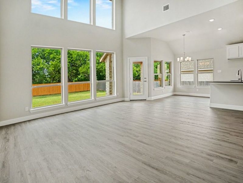 Spacious, unfurnished interior of a new home in Cole Crossing Estates, DeSoto (Image 11).
