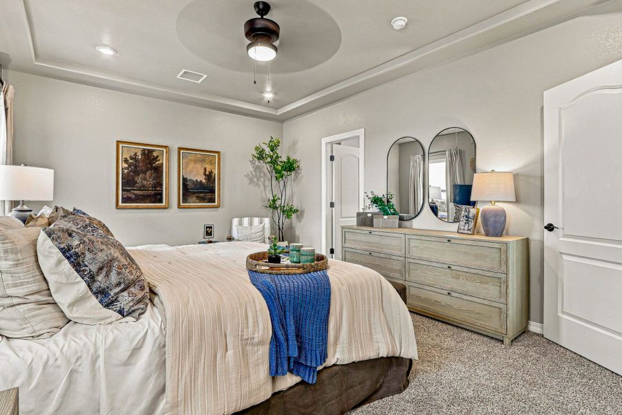 Furnished interior view inside a new home in Paseos Del Este, Horizon City (Image 10).