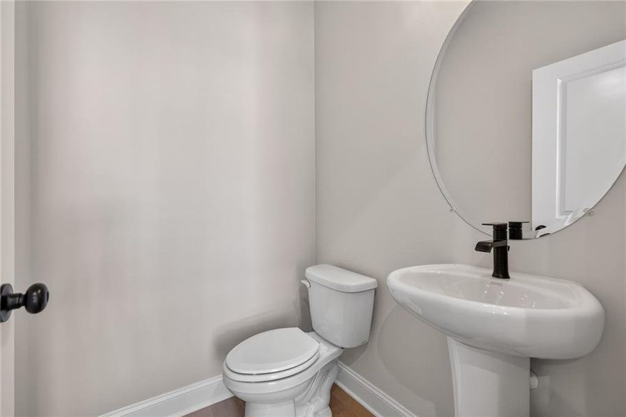 Furnished interior view inside a new home in 1871 Hollywood, Atlanta (Image 10).