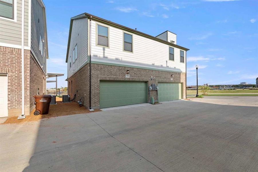 Exterior details and patio area of a home in Collin Creek, Plano (Image 23).