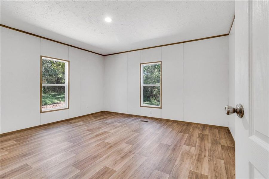 Spacious, unfurnished interior of a new home in , Villa Rica (Image 18).