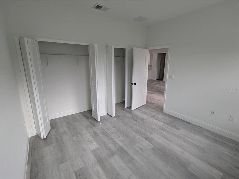Spacious, unfurnished interior of a new home in , Ocala (Image 6).