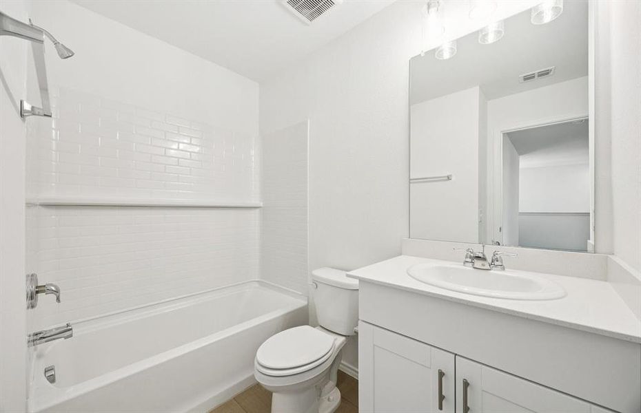 Spacious secondary bathroom