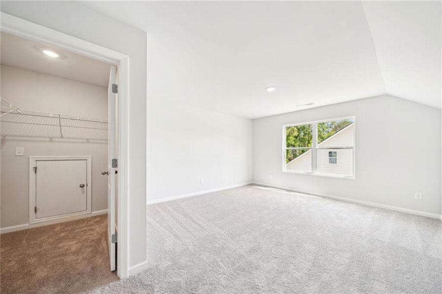 Spacious, unfurnished interior of a new home in Stephen's Landing, Loganville (Image 28).