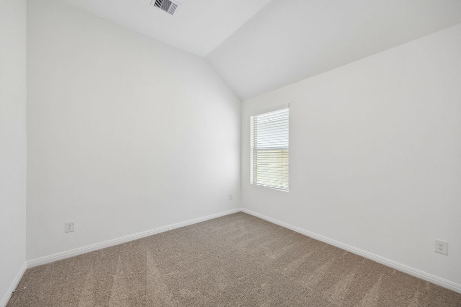 Spacious, unfurnished interior of a new home in Riviera Pines, Huffman (Image 30).