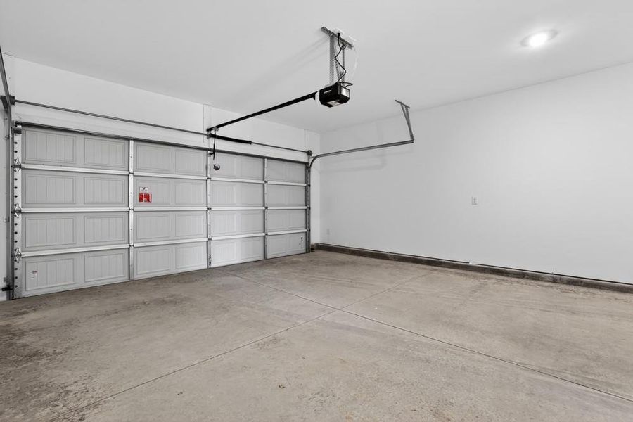 Spacious, unfurnished interior of a new home in Weatherfield, Buford (Image 17).