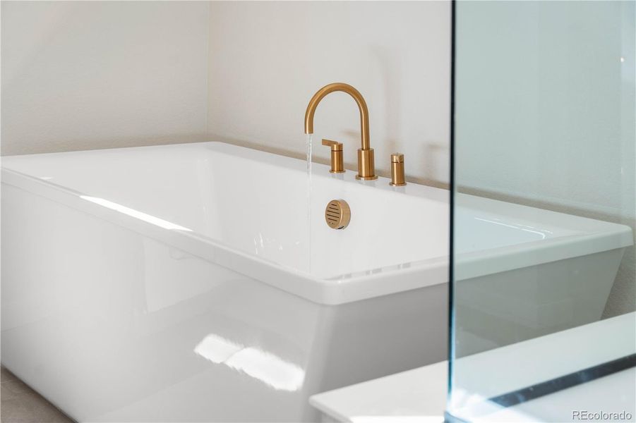 Upstairs primary bathroom