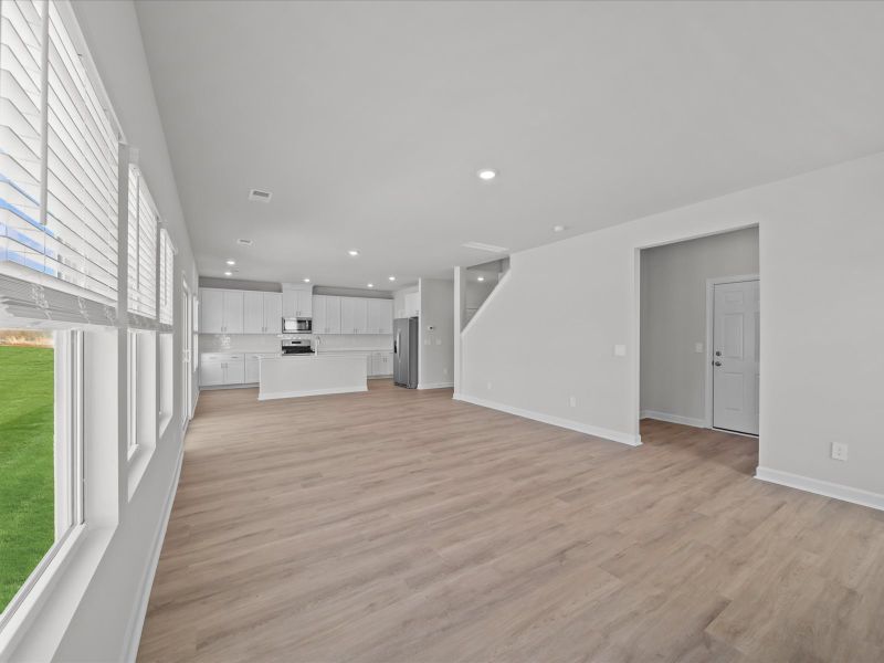 Spacious, unfurnished interior of a new home in Brayfield Manor - Signature Collection, Wellford (Image 10).