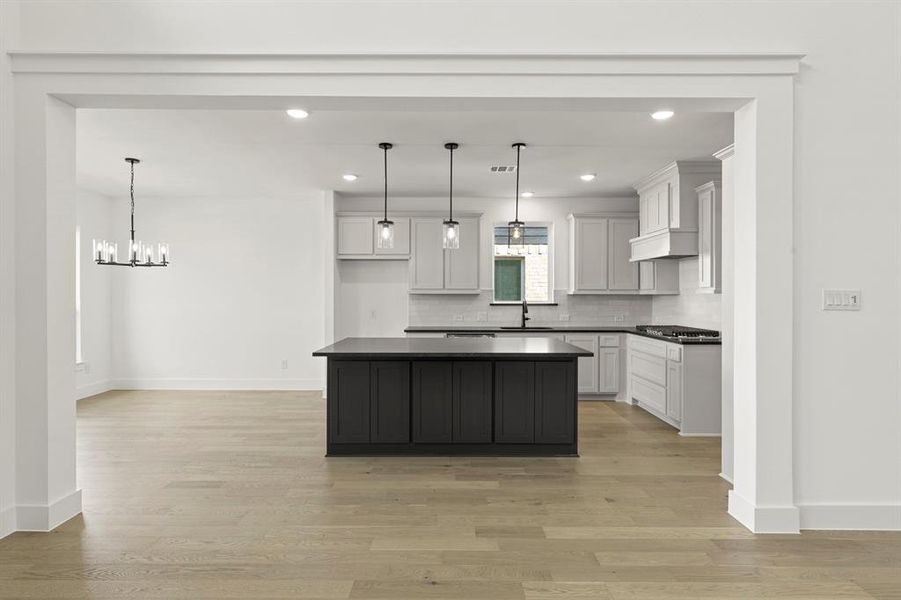 09. 5609 Aiken - Kitchen 09. 5609 Aiken - Kitchen