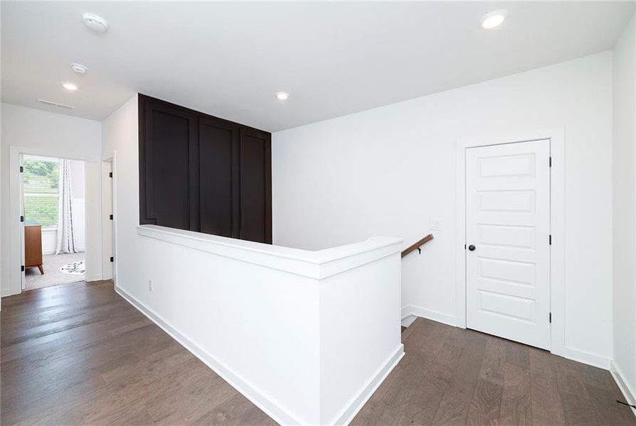 Spacious, unfurnished interior of a new home in Maddux Path, Cumming (Image 20).