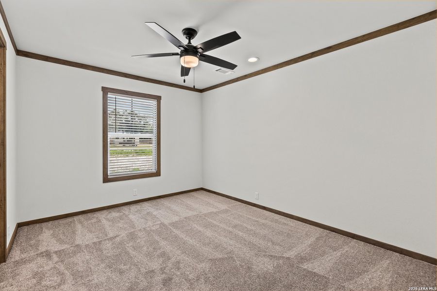 Spacious, unfurnished interior of a new home in , La Vernia (Image 10).