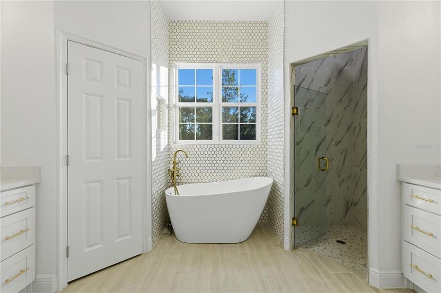 Furnished interior view inside a new home in , Ocala (Image 9).