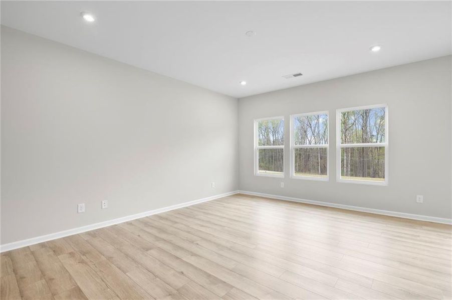 Spacious, unfurnished interior of a new home in Sage Woods, Dallas (Image 40).