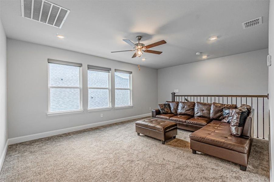 Furnished interior view inside a new home in Stoneridge, Melissa (Image 17).