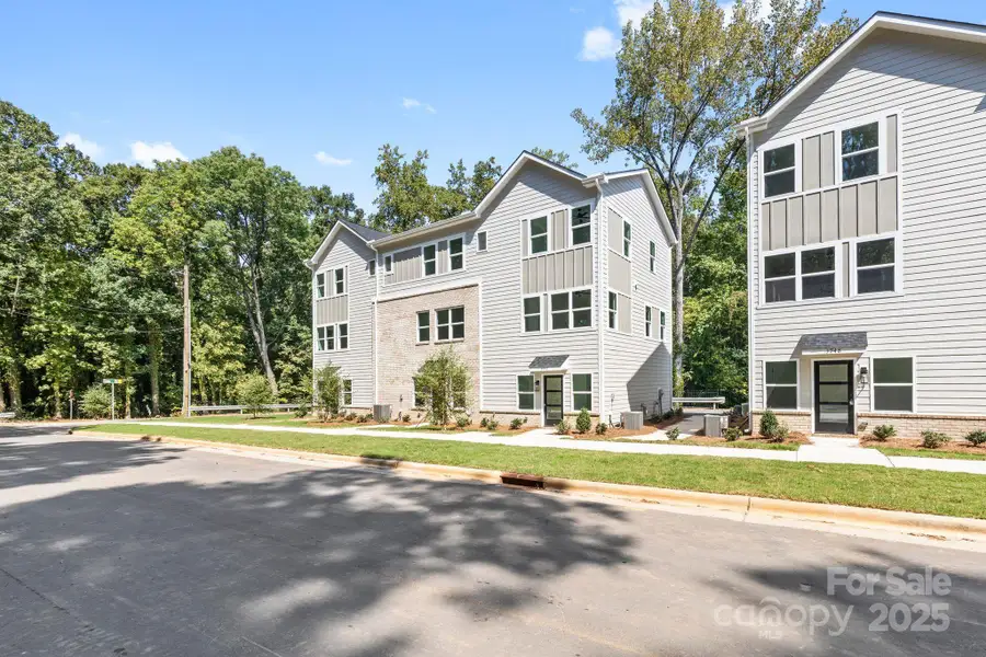 Image 23 of a home in .