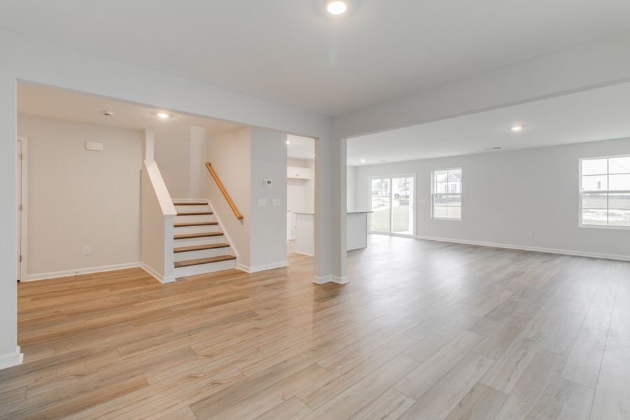 Spacious, unfurnished interior of a new home in Ellington, Elgin (Image 16).