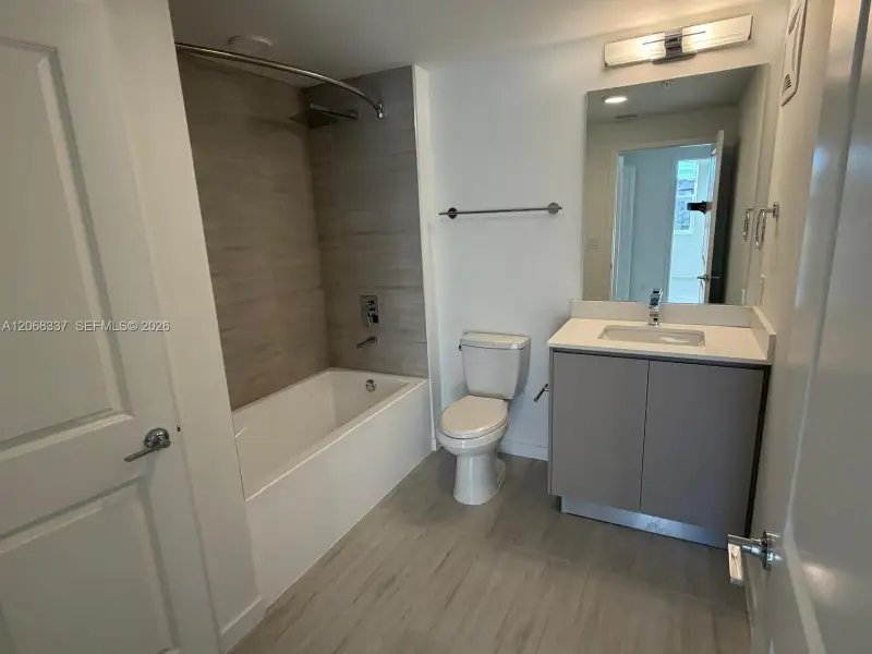 Furnished interior view inside a new home in , Orlando (Image 4).