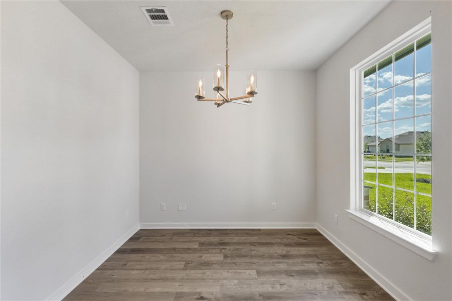 Spacious, unfurnished interior of a new home in Rockbridge East, Huntsville (Image 25).